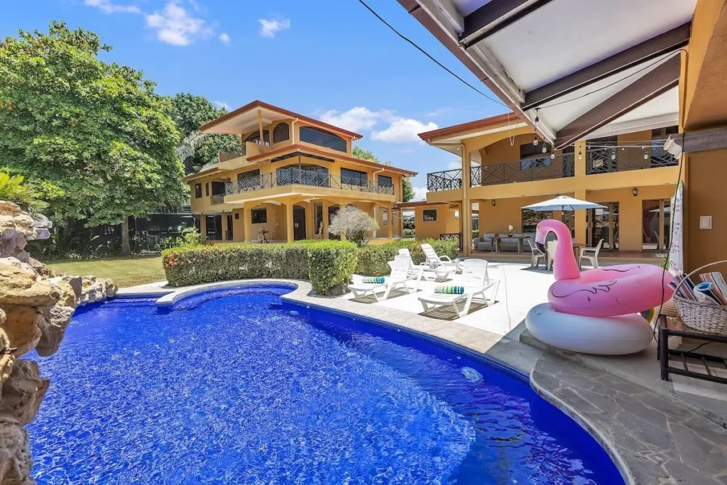 Cielo Azul, a 8-bedroom villa in Jaco
