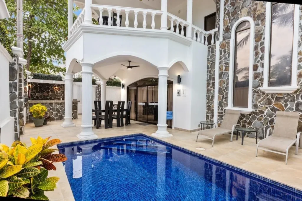 North Beach Villa, a 9-bedroom villa in Jaco