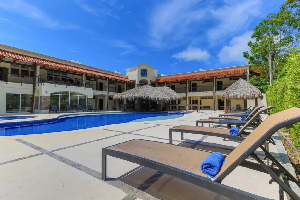 Rancho de Suenos, a 20-bedroom villa for events in Jaco