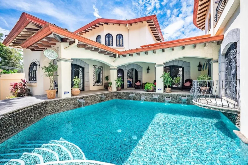 South Beach Villa, a 6-bedroom villa in Jaco