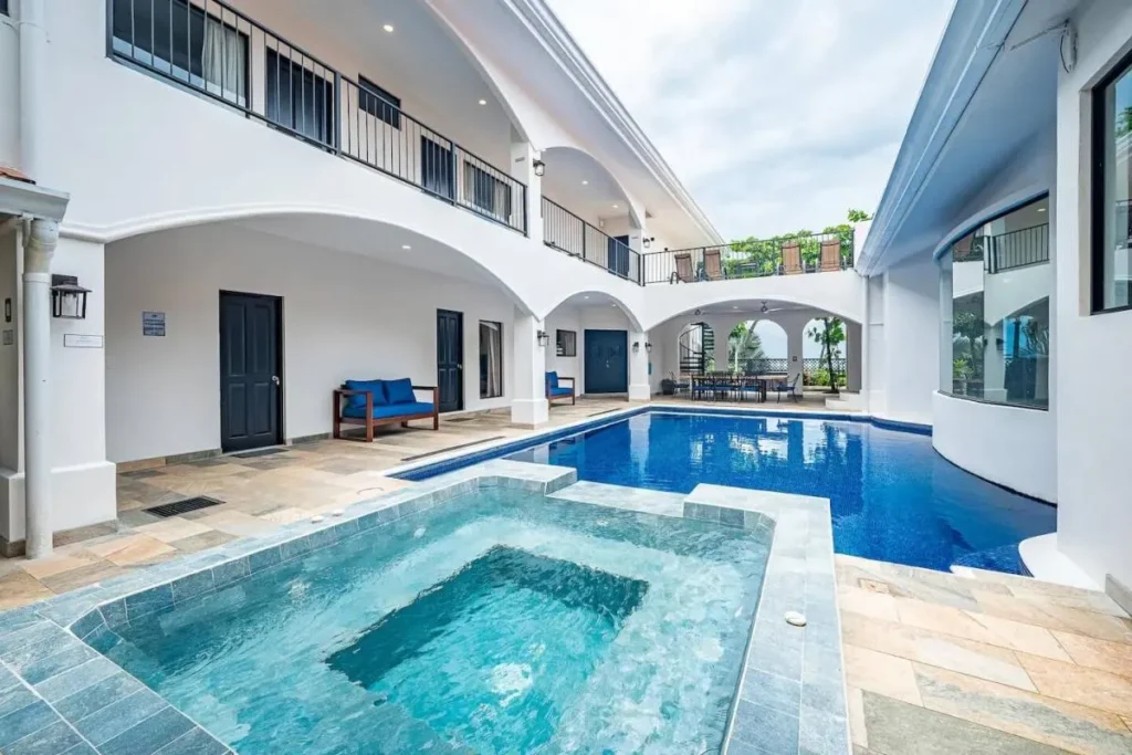 Villa Del Rey, a 11-bedroom villa in Jaco