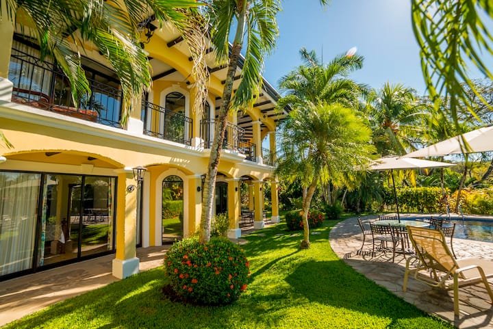 Casa Patron, a 6-bedroom villa in Jaco