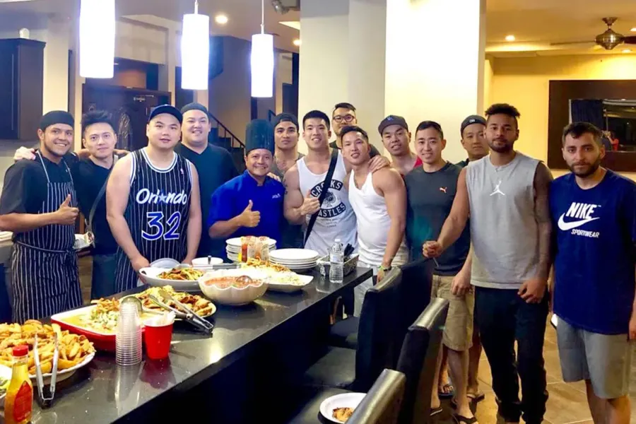 Chef service and shared meals for a Jaco group trip