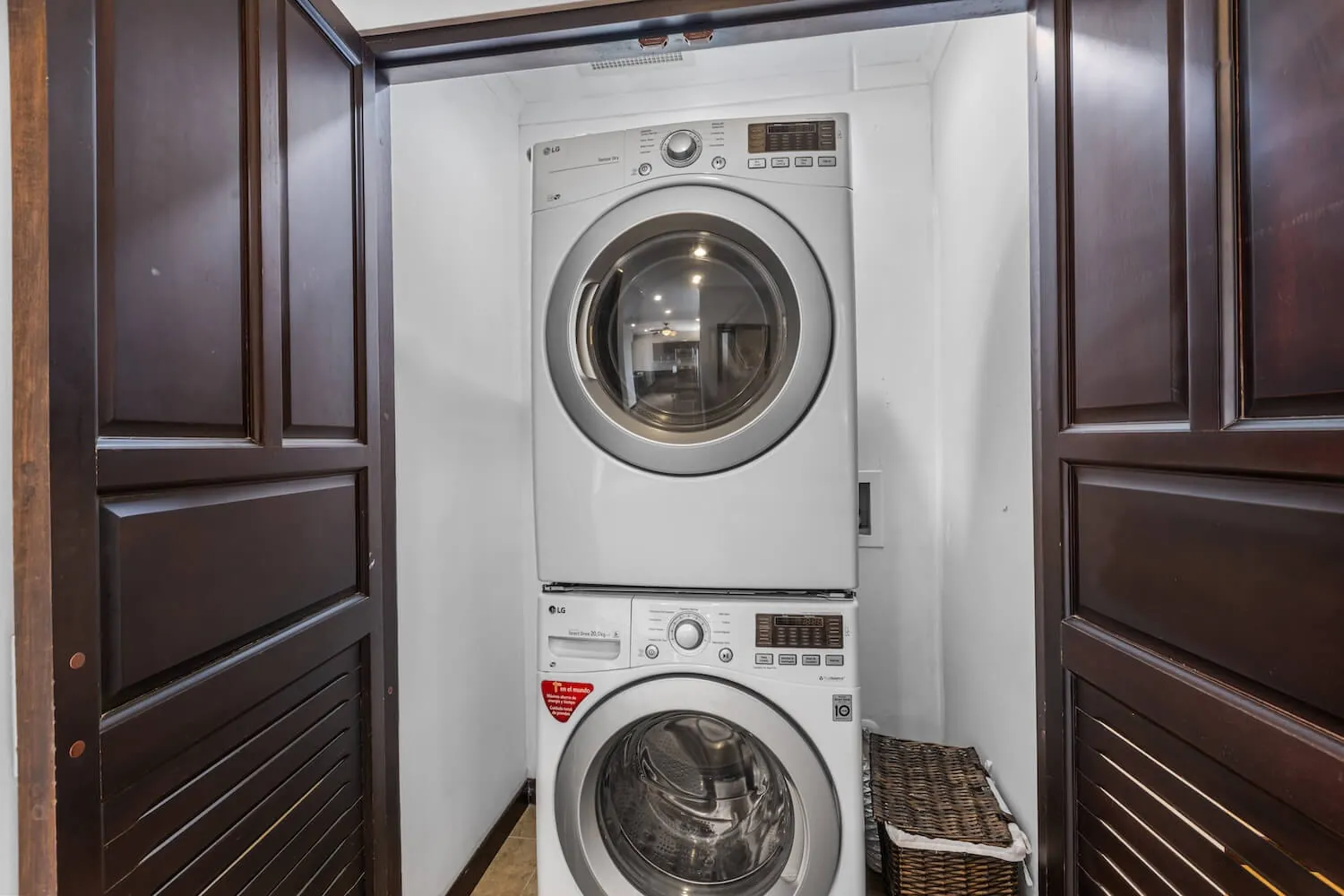 Stackable washer and dryer at The Palms 404